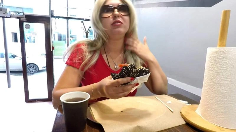 Leggings Pooping In Fast Food Restaurant with janet [FullHD] (2021)