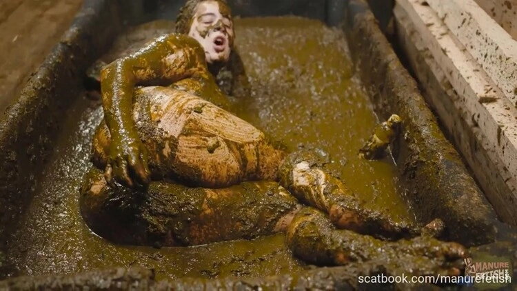 frankys time in the manure basin - lyndra lynn cleaning ends in a mess [FullHD] (2022)