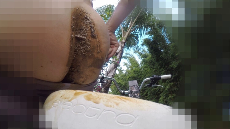 BetweenMyCheeks bikeshit [FullHD] (2024)