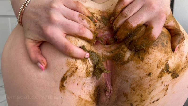 MissPoop A stranger I met in the naturist area of Cap d'Agde [2K] (2025)