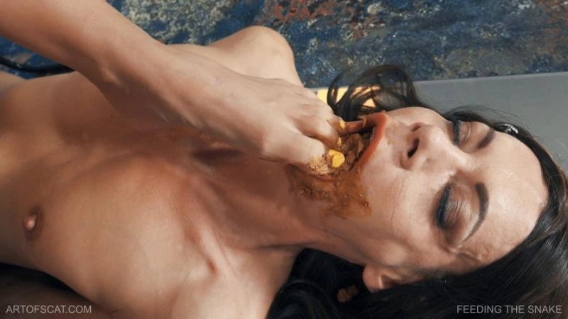 Queensnake FEEDING THE SNAKE P1 [FullHD] (2026)