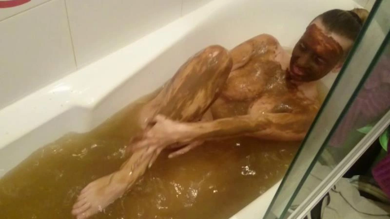 Brown Wife Bathing in Shit Water and Smearing P2. P1 [FullHD] (2026)